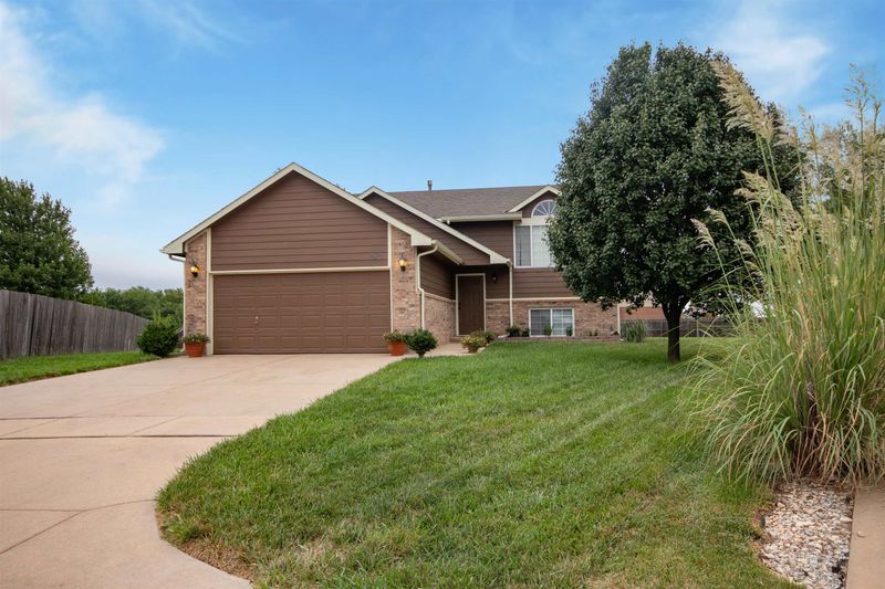 920 N Southwind Cir, Goddard, KS 67052