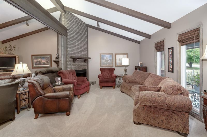 601 W 8th St, Newton, KS 67114