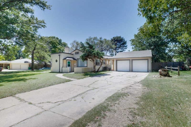 155 S Ridgewood Dr, Wichita, KS 67218