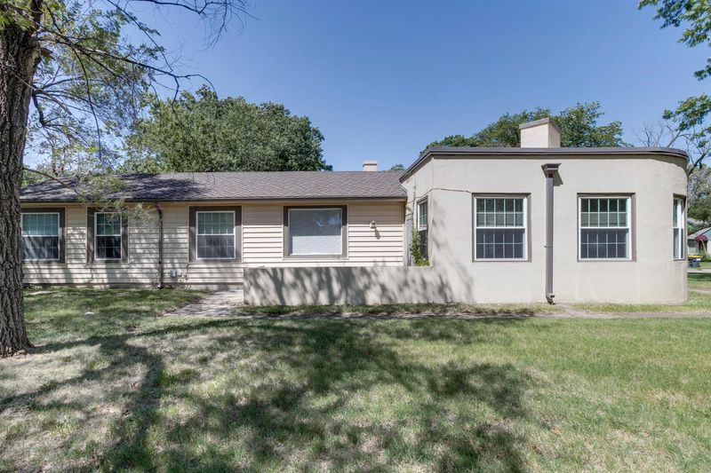 155 S Ridgewood Dr, Wichita, KS 67218