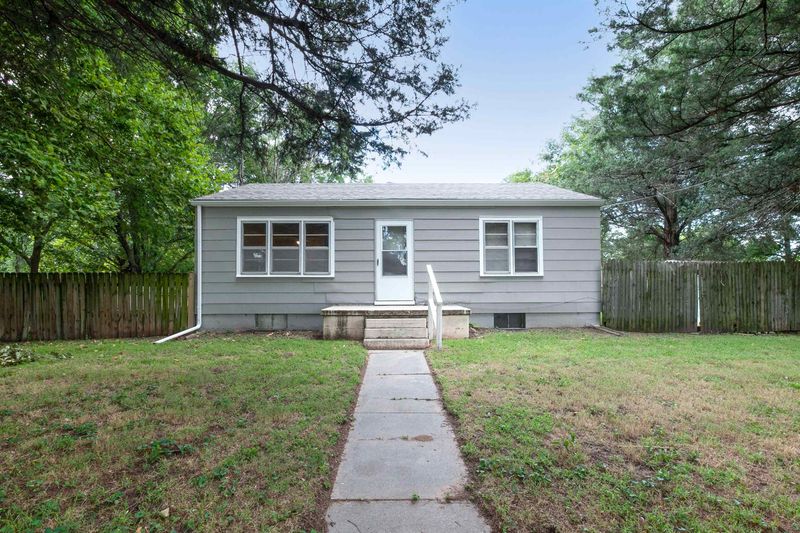 201 S 3rd St, Clearwater, KS 67026