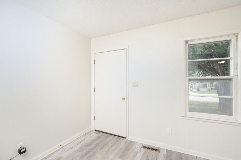 201 S 3rd St, Clearwater, KS 67026