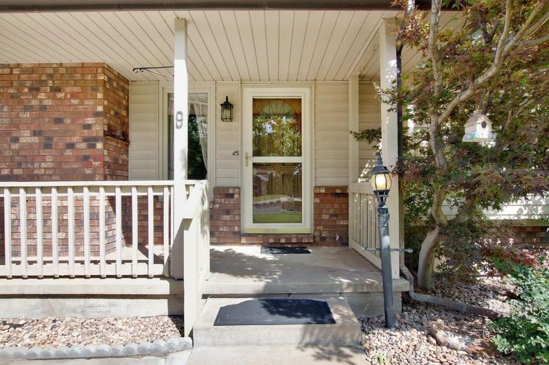 9 Ora Ct, Valley Center, KS 67147