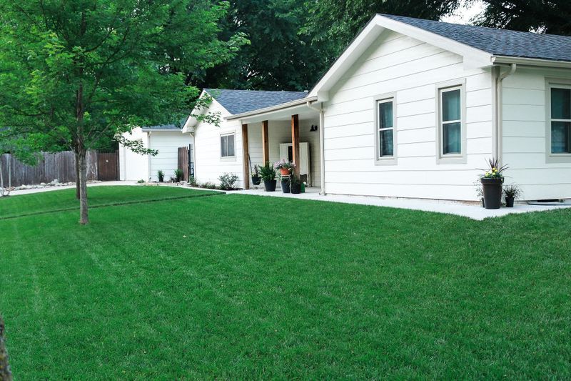 524 S 1st Ave, Mulvane, KS 67110