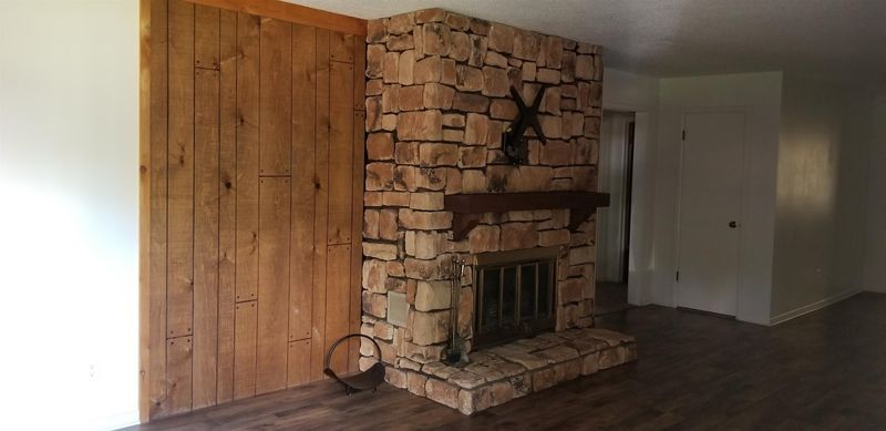 439 S Lakeview Dr, Derby, KS 67037