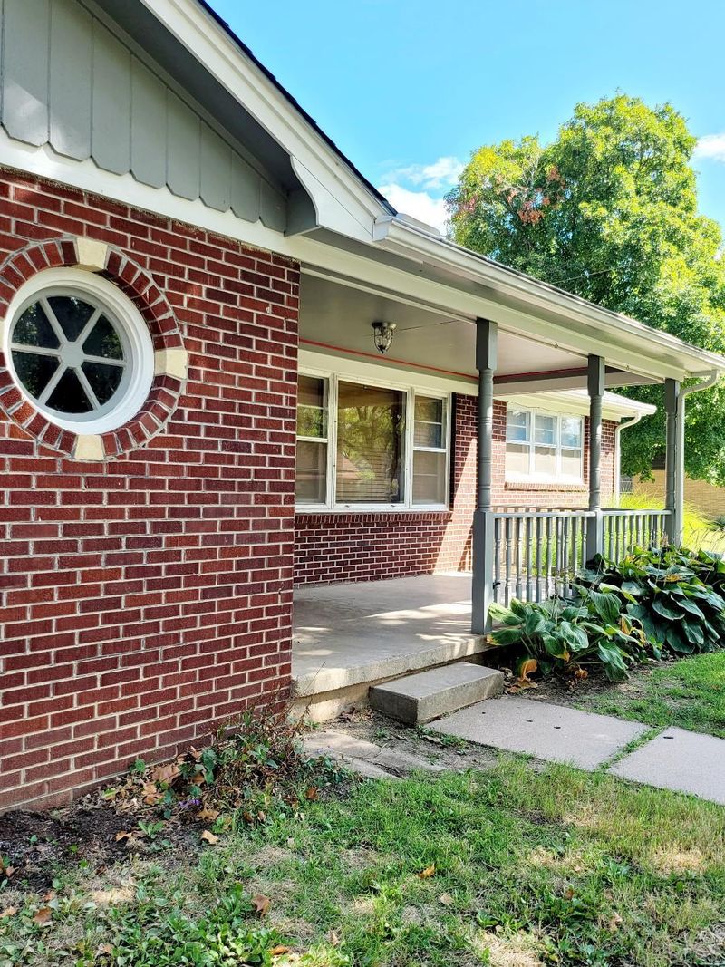 232 Marriott Dr, Eureka, KS 67045