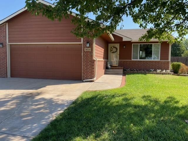 1614 E Summerwood St, Goddard, KS 67052