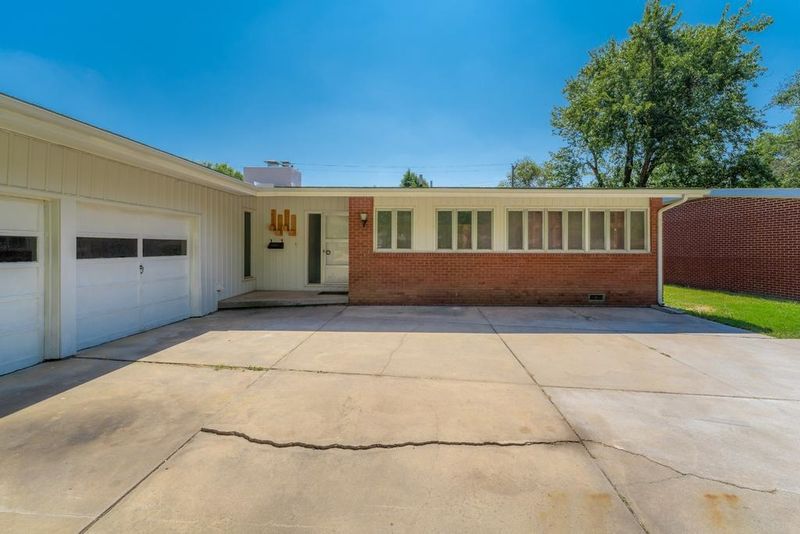 6227 E 9th N, Wichita, KS 67208