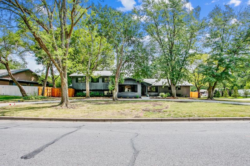 310 N Hampton Rd, Wichita, KS 67206