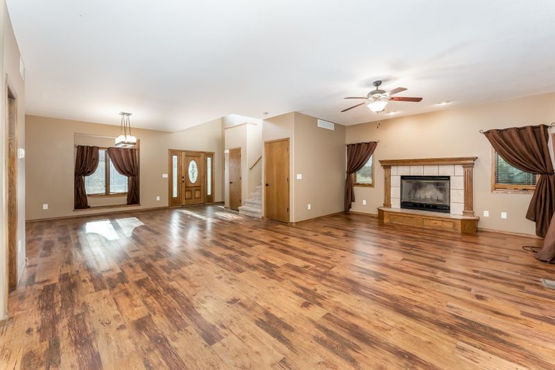 1105 Split Oak Dr, Newton, KS 67114-8905