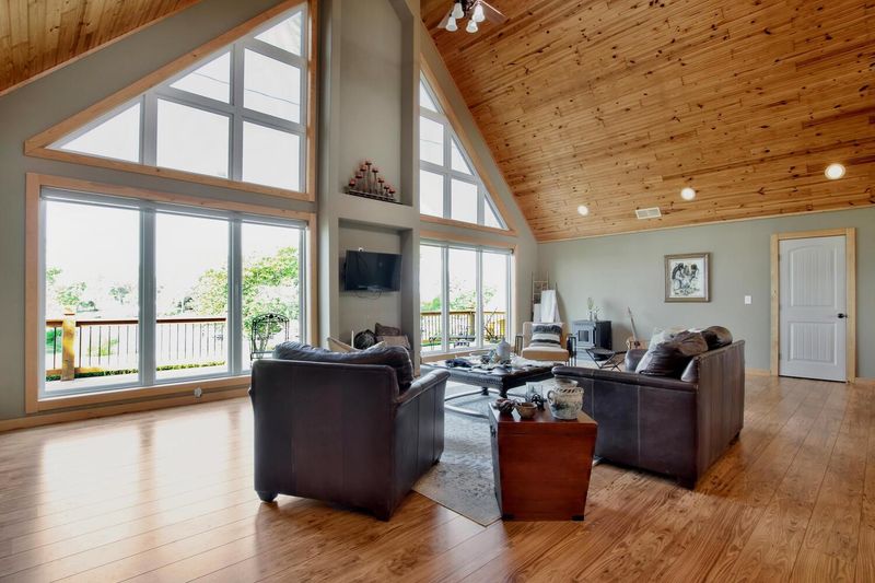 39 Eureka Lake, Eureka, KS 67045