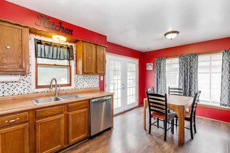334 N Willow St, Douglass, KS 67039