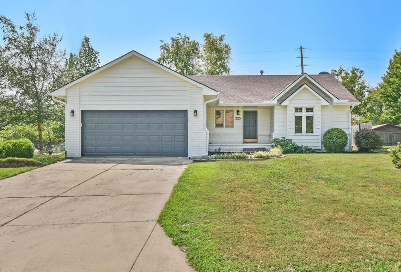 225 E Tall Tree Rd, Derby, KS 67037