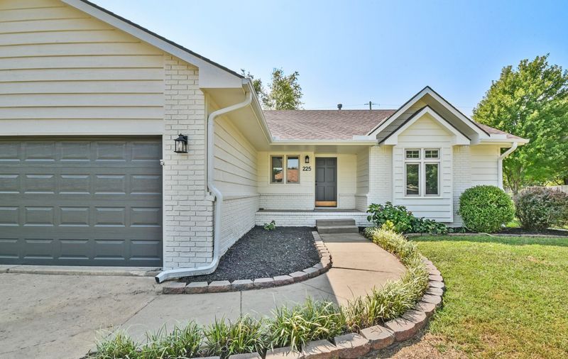 225 E Tall Tree Rd, Derby, KS 67037