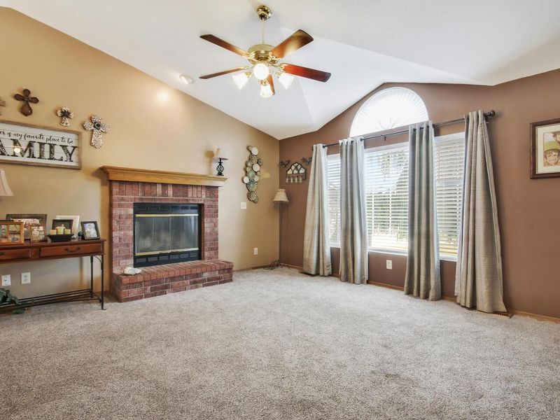 929 Southwind Ct, Goddard, KS 67052