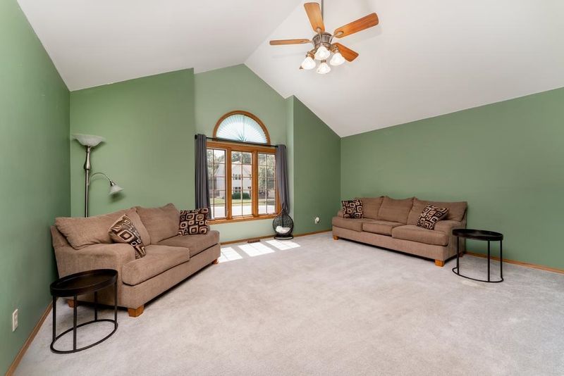 1524 E James St, Derby, KS 67037
