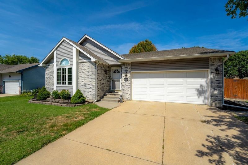 1524 E James St, Derby, KS 67037