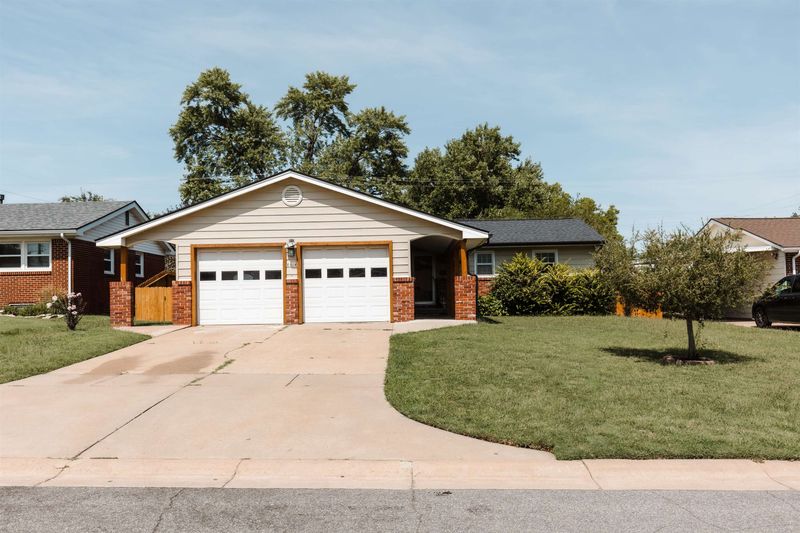 8014 E Clay St, Wichita, KS 67207
