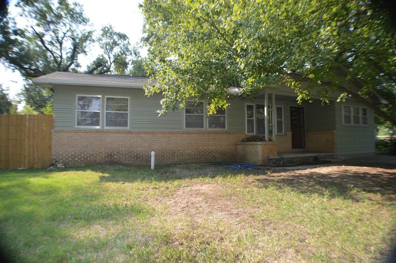 131 W Cedar, Mulvane, KS 67110