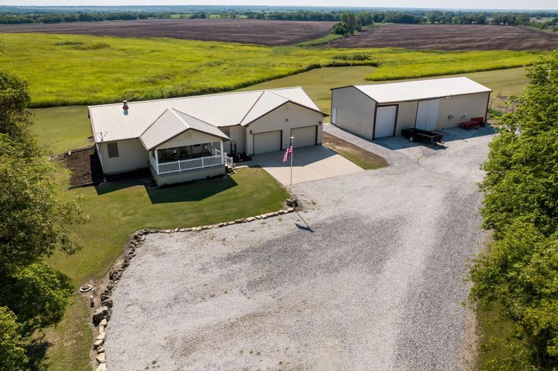 16317 192nd Rd, Winfield, KS 67156