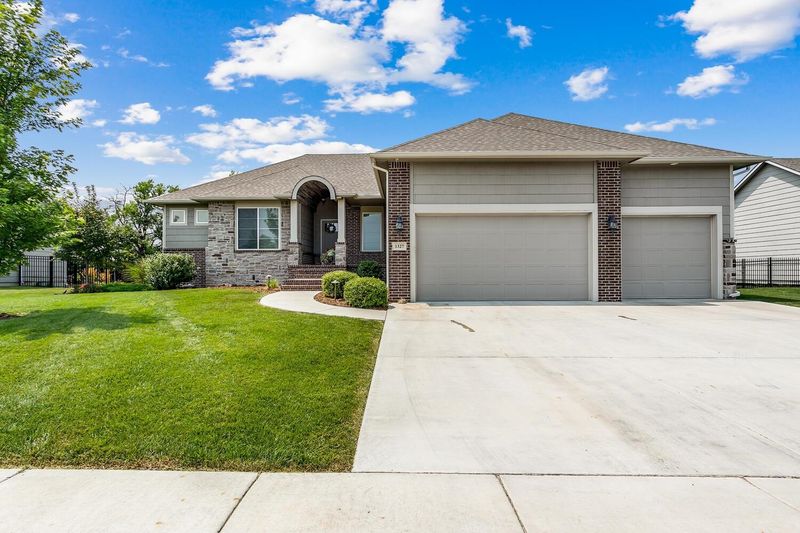 1327 N Shadow Rock Dr, Andover, KS 67002