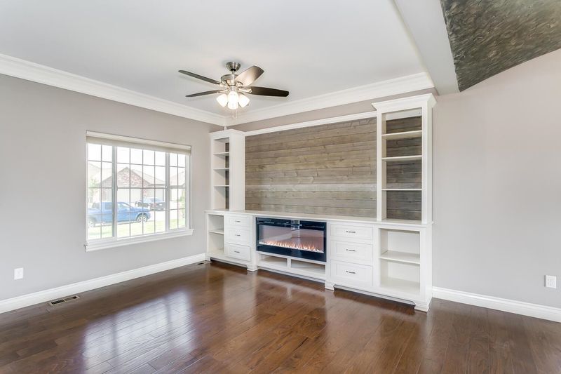5096 N Hampton, Bel Aire, KS 67226