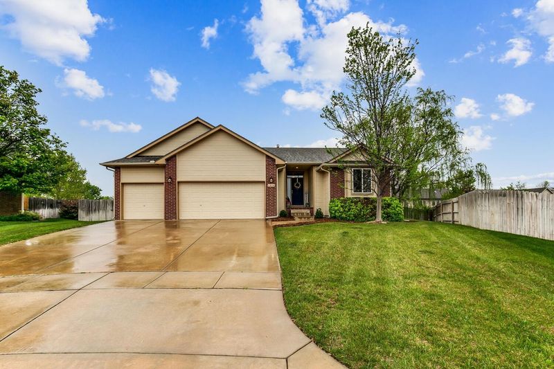 120 S Ping Ct, Andover, KS 67002