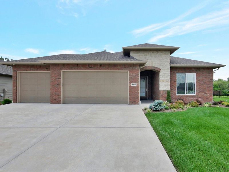 5929 E Wildfire, Bel Aire, KS 67220