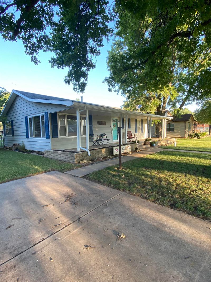 207 S Derby, Derby, KS 67037