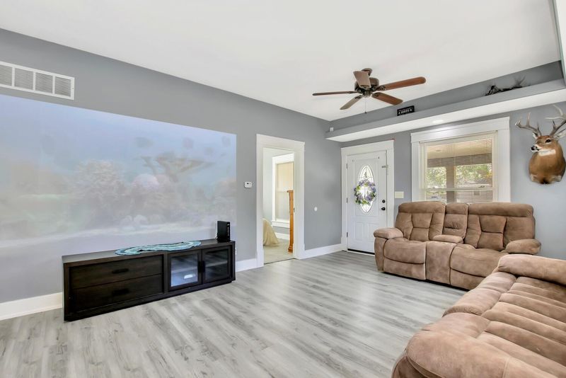 328 N Oak St, Goddard, KS 67052