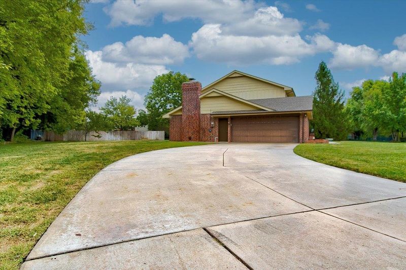 14810 E Castle Dr, Wichita, KS 67230