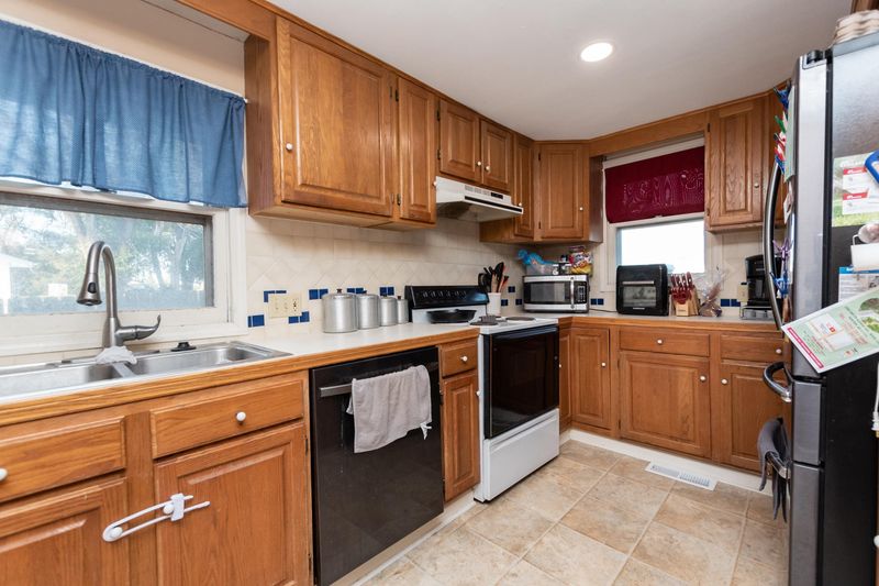 330 E Academy St, Hesston, KS 67062