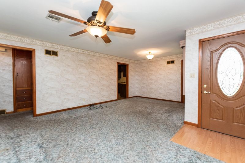 1614 E Mills St, Wichita, KS 67216