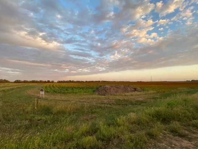0004 W 20th St N, Garden Plain, KS 67050