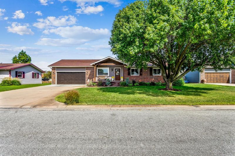 412 Harvest Ln, Maize, KS 67101