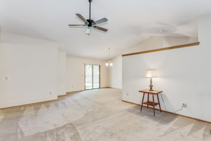 114 E Buckthorn Rd, Derby, KS 67037
