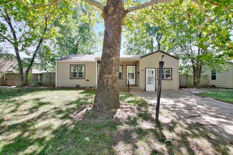 1419 E Tulsa St, Wichita, KS 67216