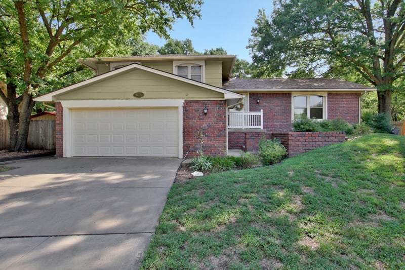 1206 N Valleyview, Wichita, KS 67212