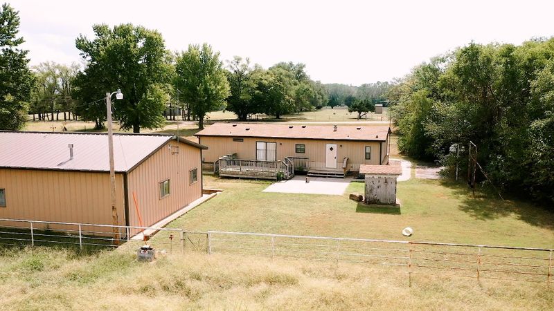 10500 W 76th St S, Clearwater, KS 67026