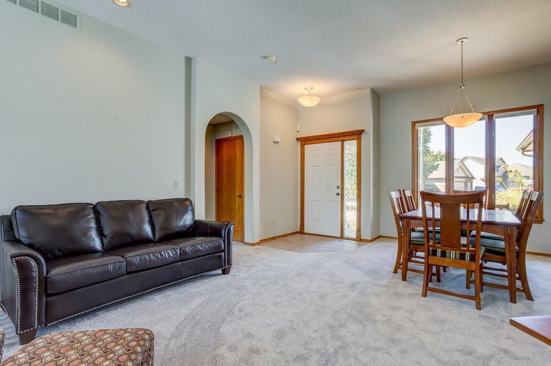 2236 E Sommerhauser Cir, Derby, KS 67037