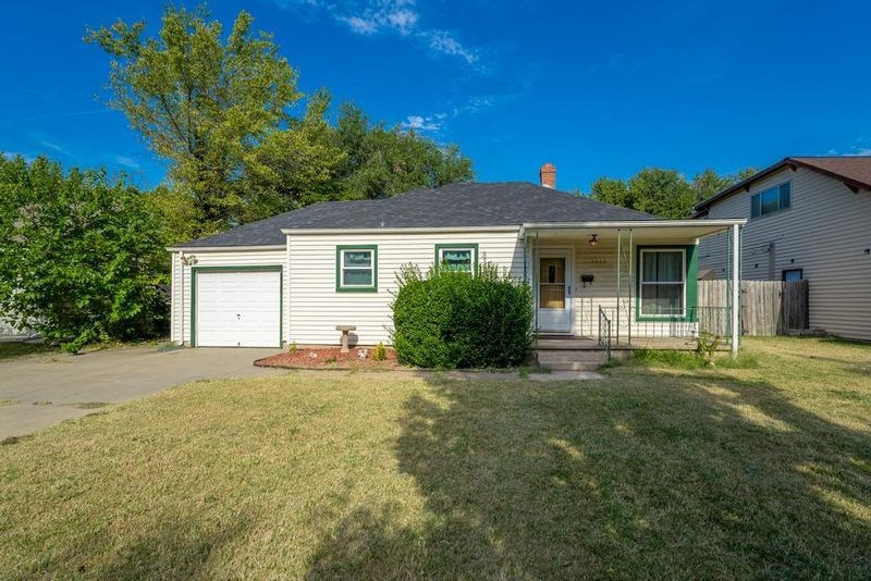2632 E Sennett St, Wichita, KS 67211