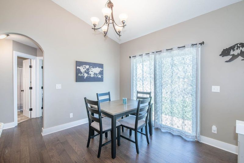 536 S Horseshoe Bnd, Maize, KS 67101