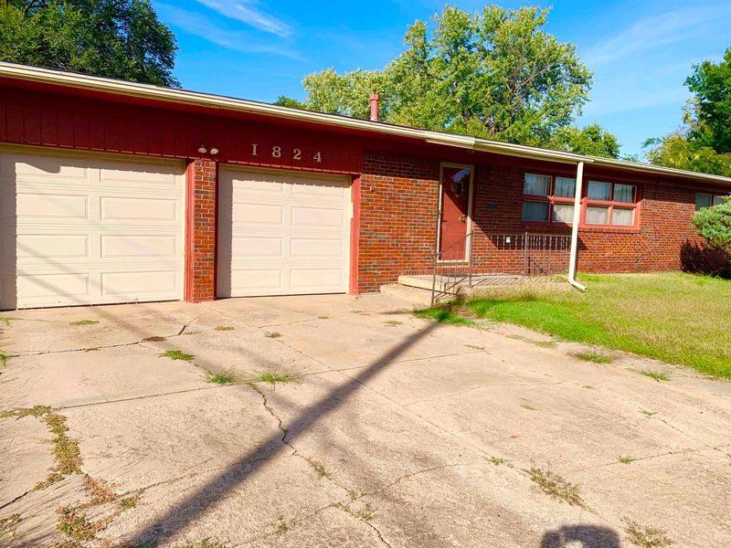 1824 W 23rd St N, Wichita, KS 67204