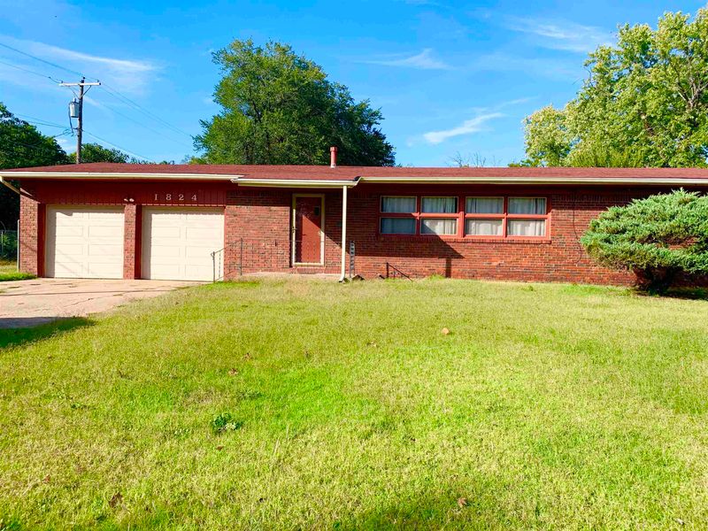 1824 W 23rd St N, Wichita, KS 67204
