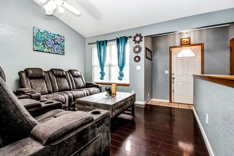 10802 E Mount Vernon Rd, Wichita, KS 67207