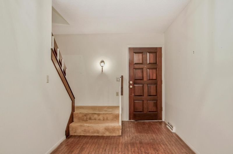 36 E Saint Cloud Pl, Wichita, KS 67230