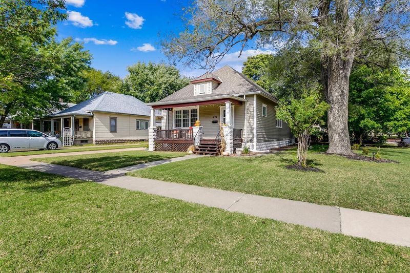 624 E 5th St, Newton, KS 67114