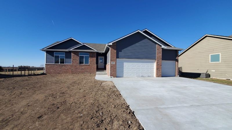 8840 N Saddlebrook Ct, Park City, KS 67147