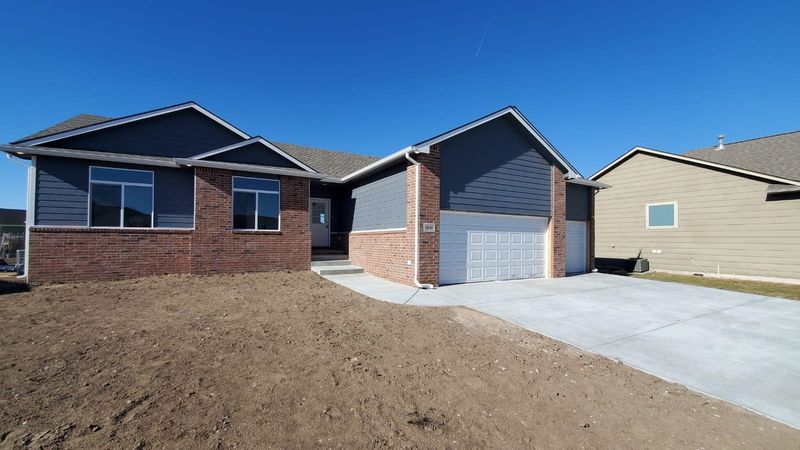 8840 N Saddlebrook Ct, Park City, KS 67147