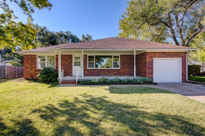 211 SE 12th, Newton, KS 67114